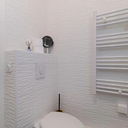 Near Monaco - Cosy With Sea View Apartment