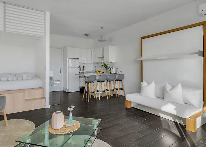 Near Monaco - Cosy With Sea View Apartment